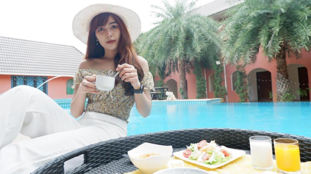 Thada Chateau Hotel Buriram Luaran gambar