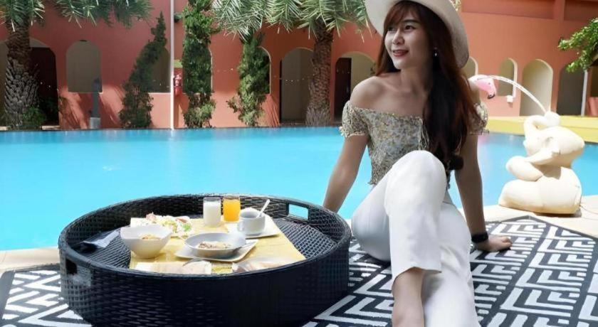 Thada Chateau Hotel Buriram Luaran gambar
