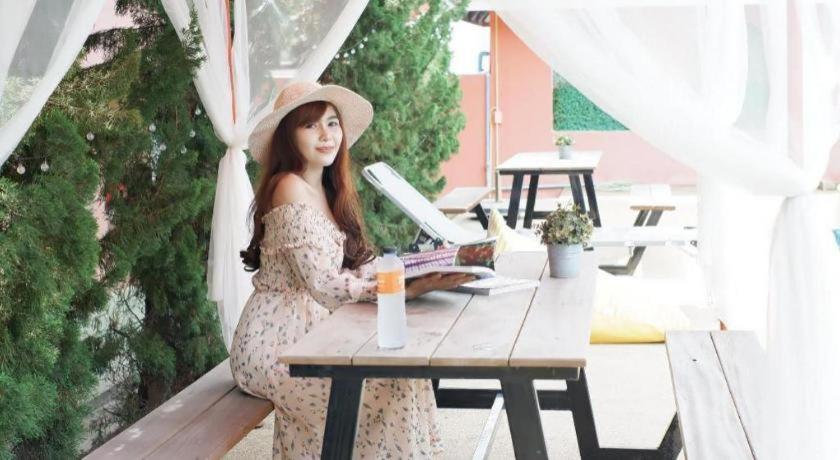 Thada Chateau Hotel Buriram Luaran gambar